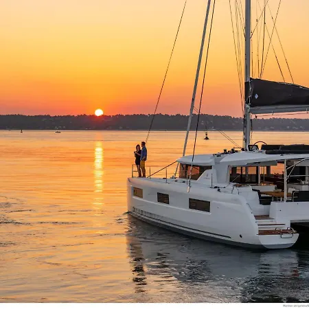 Nyaraló Vacation On A Luxury Yacht